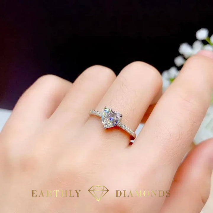 1Ct Heart With Side Diamonds Ring