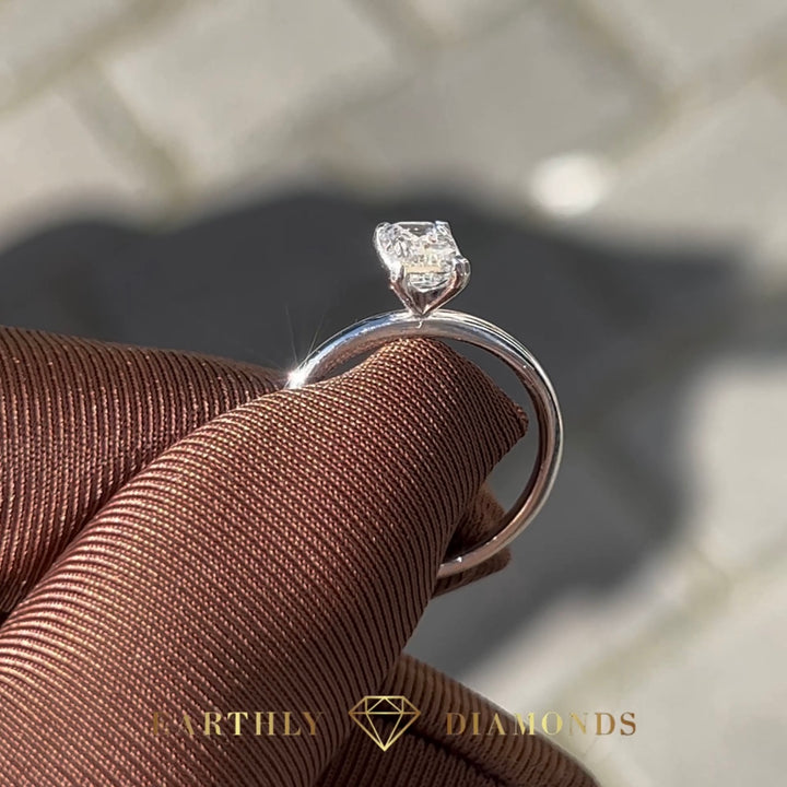 1Ct Solitaire Emerald Ring