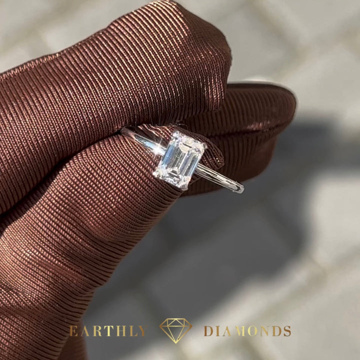 1Ct Solitaire Emerald Ring